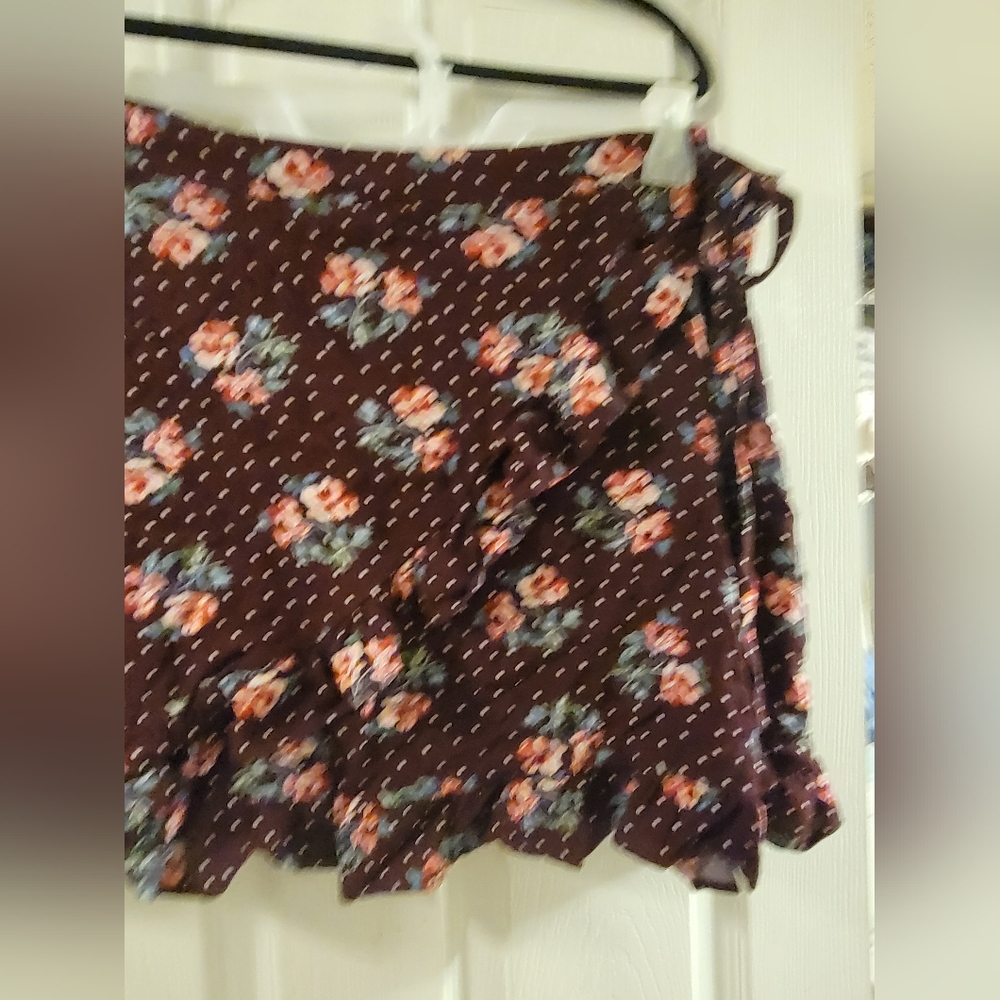 Aeropostale Burgundy Floral And Polka Dot Wrap Skirt - Picture 2 of 5